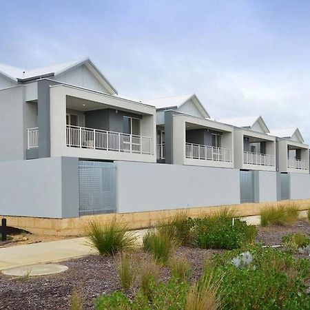 Modern Luxury 1 Bedroom Apartment - Walk To The Shops! Free Wifi Clarkson Luaran gambar