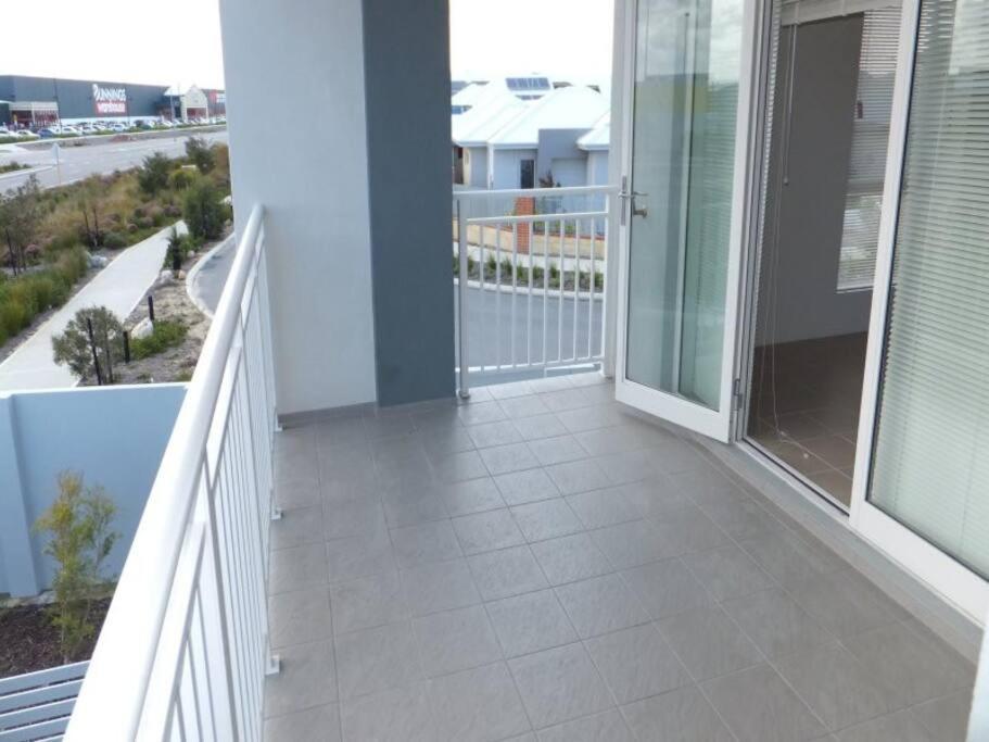 Modern Luxury 1 Bedroom Apartment - Walk To The Shops! Free Wifi Clarkson Luaran gambar