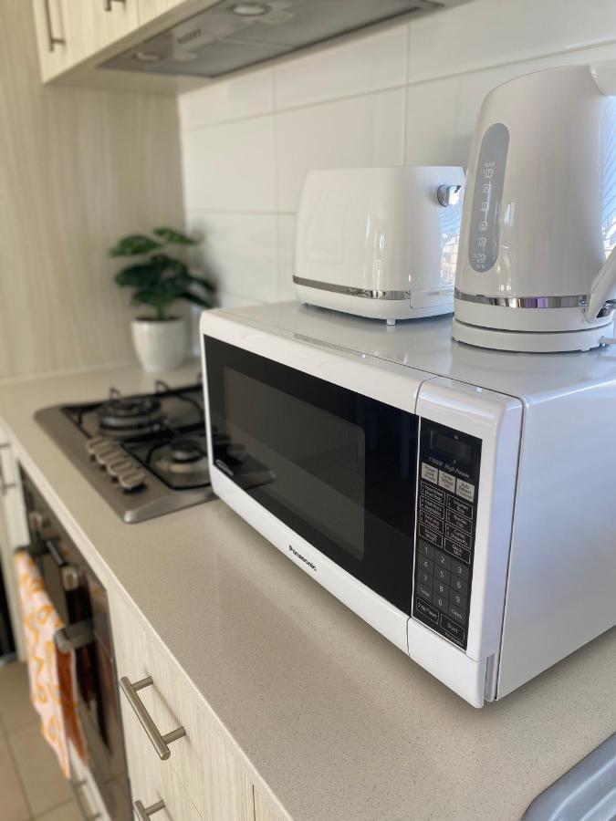 Modern Luxury 1 Bedroom Apartment - Walk To The Shops! Free Wifi Clarkson Luaran gambar